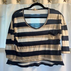 Billabong cropped light top PILLING ON MATERIAL